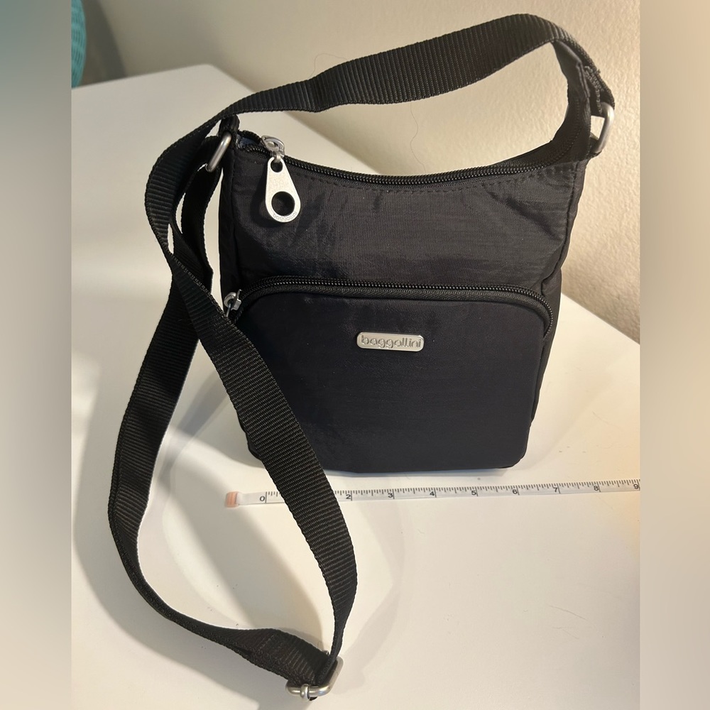 Baggallini Black Crossbody Joey Bagg Gem